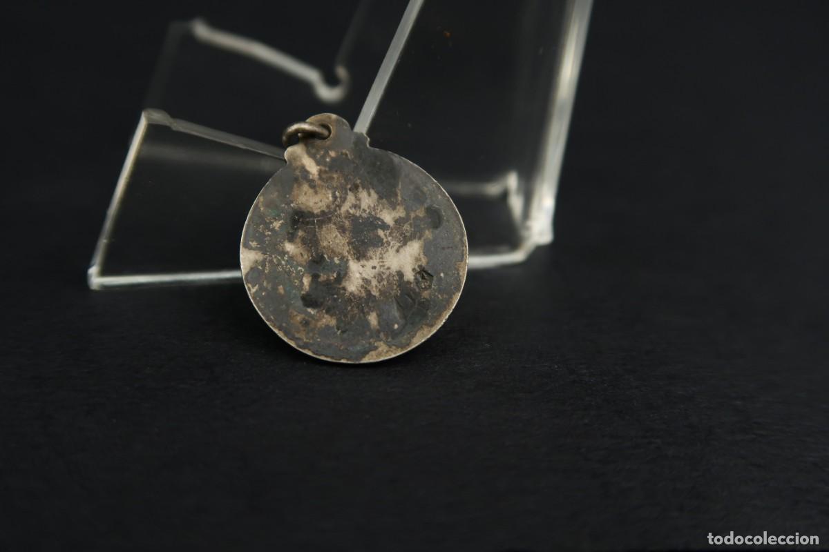 Antig&uuml;edades: Antigua Medalla Religiosa de Plata - Foto 5