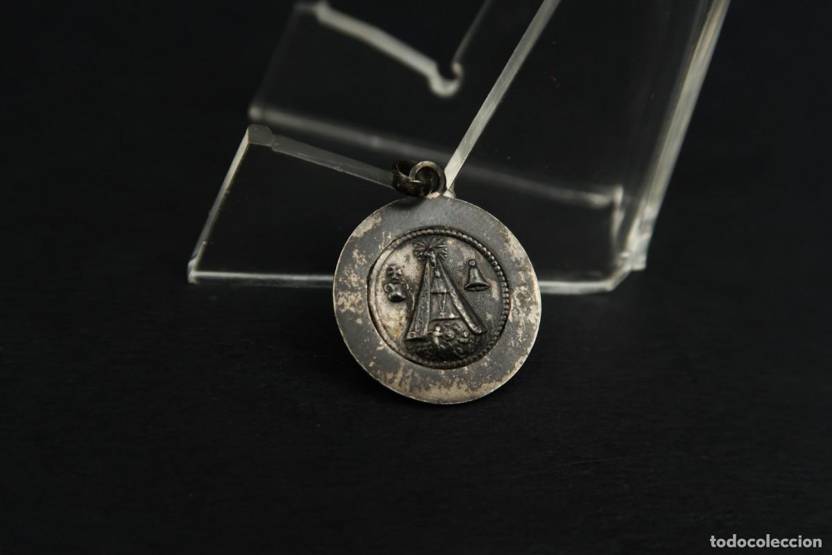 Antig&uuml;edades: Antigua Medalla Religiosa de Plata - Foto 2