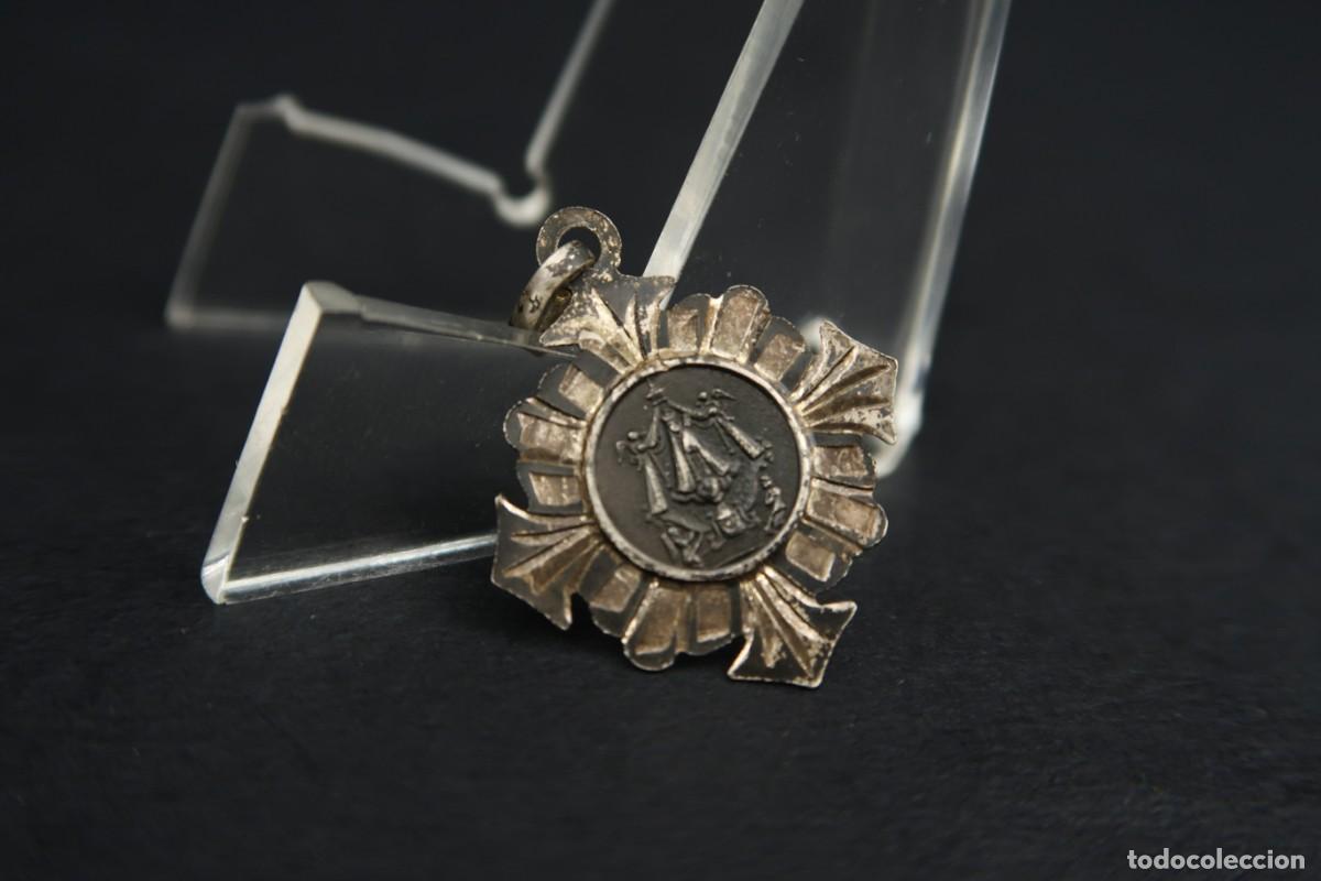 Antig&uuml;edades: Antigua Medalla Religiosa de Plata - Foto 2