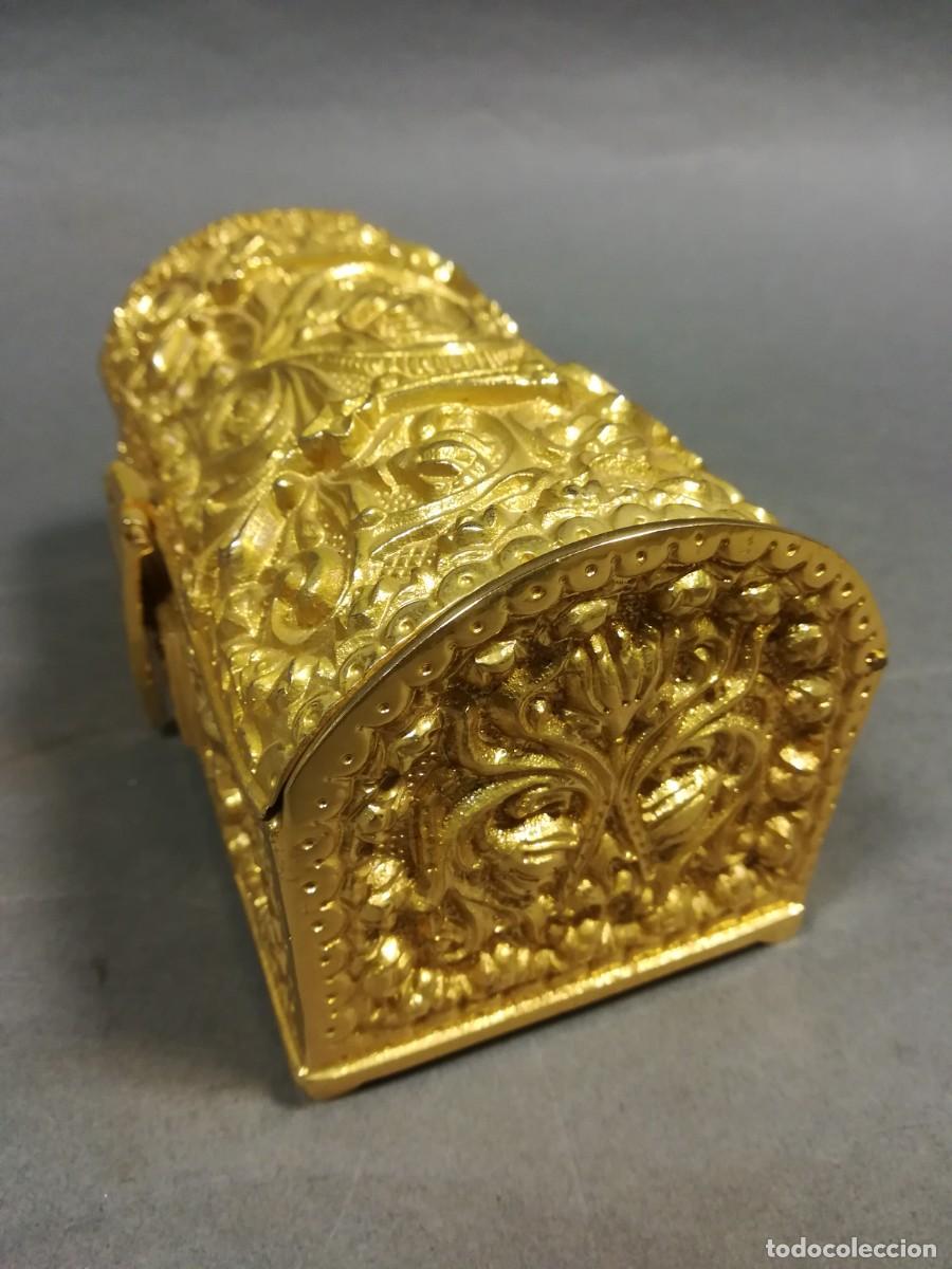 Antig&uuml;edades: COFRE DE BRONCE CON BA&Ntilde;O DE ORO - Foto 3