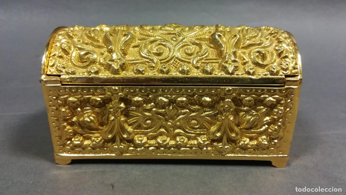 Antig&uuml;edades: COFRE DE BRONCE CON BA&Ntilde;O DE ORO - Foto 4