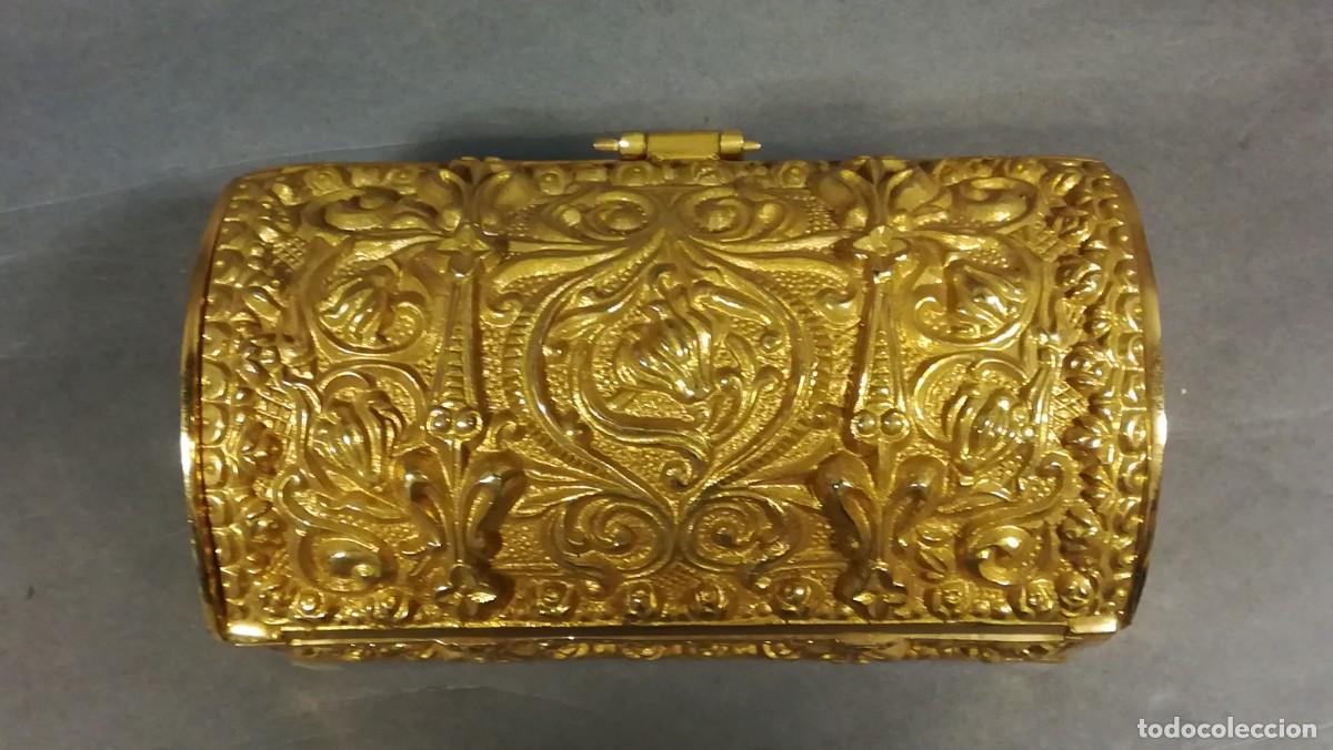 Antig&uuml;edades: COFRE DE BRONCE CON BA&Ntilde;O DE ORO - Foto 5