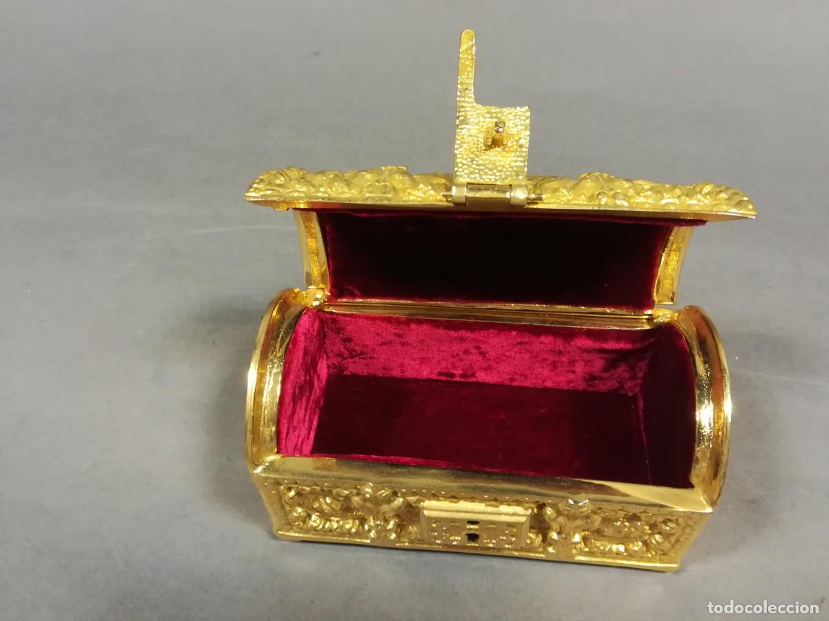Antig&uuml;edades: COFRE DE BRONCE CON BA&Ntilde;O DE ORO - Foto 8