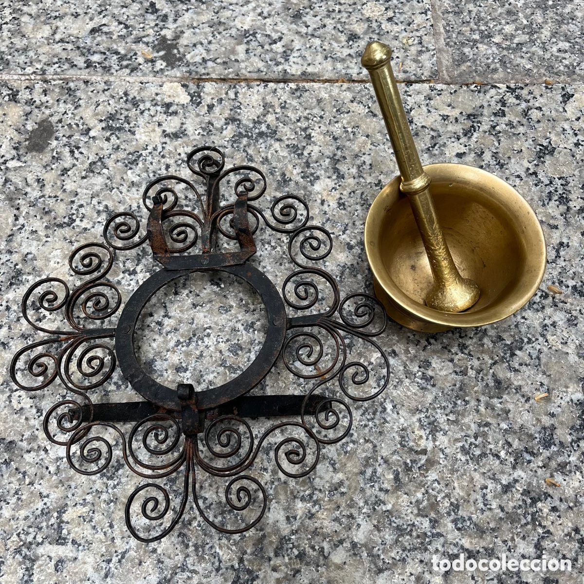 Antig&uuml;edades: Mortero con soporte de forja - Foto 2