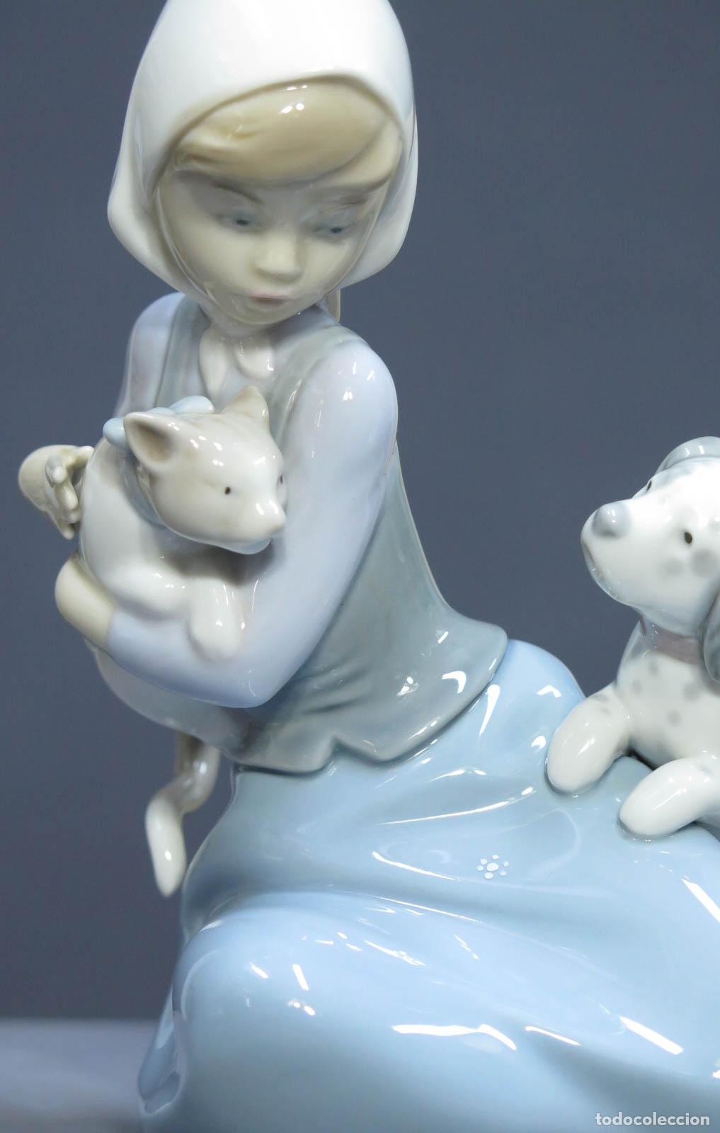 Antig&uuml;edades: NI&Ntilde;A CON PERRO Y GATO. LLADRO - Foto 2