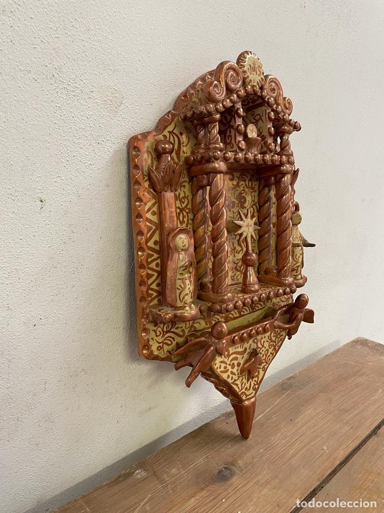 Antig&uuml;edades: Pila benditera representando un altar. - Foto 2
