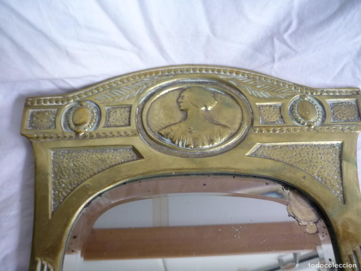 Antig&uuml;edades: Espejo de bronce modernista cristal biselado - Foto 4