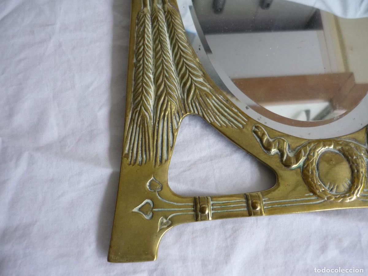 Antig&uuml;edades: Espejo de bronce modernista cristal biselado - Foto 7