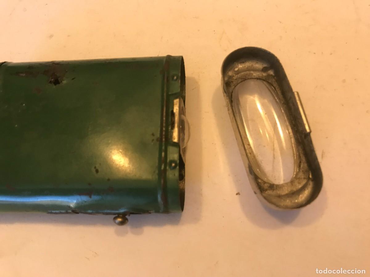 Antig&uuml;edades: Linterna de petaca antigua tipo lupa de metal - Foto 7