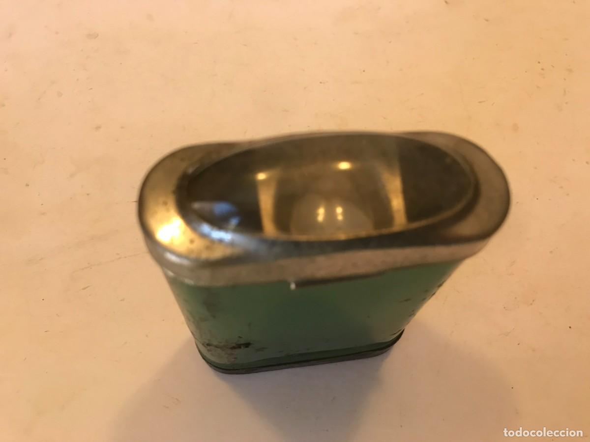 Antig&uuml;edades: Linterna de petaca antigua tipo lupa de metal - Foto 10