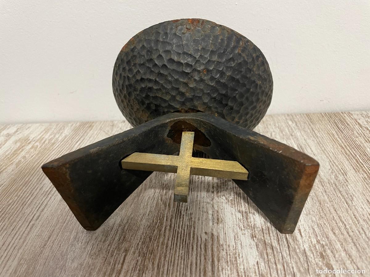 Antig&uuml;edades: CANDELABRO RELIGIOSO DE HIERRO Y LATON - Foto 2