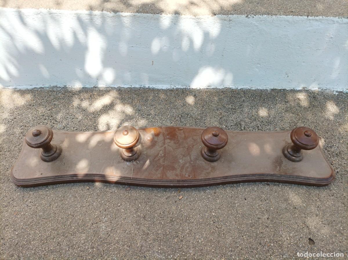 Antig&uuml;edades: PERCHERO DE MADERA A RESTAURAR - Foto 1
