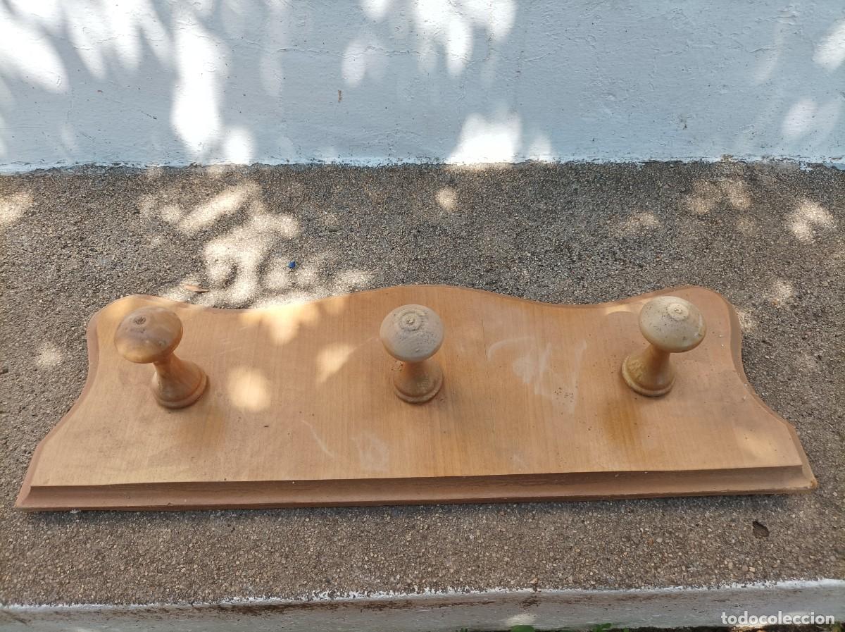 Antig&uuml;edades: PERCHERO DE MADERA A RESTAURAR - Foto 1
