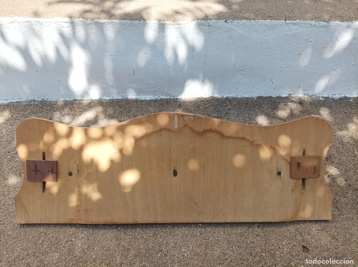 Antig&uuml;edades: PERCHERO DE MADERA A RESTAURAR - Foto 2