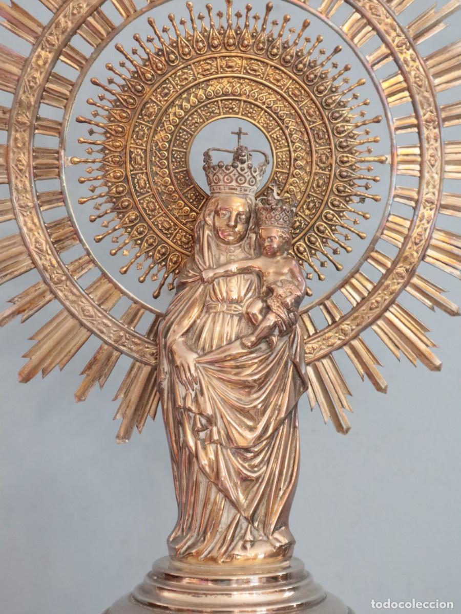 Cuánto mide la Virgen del Pilar?