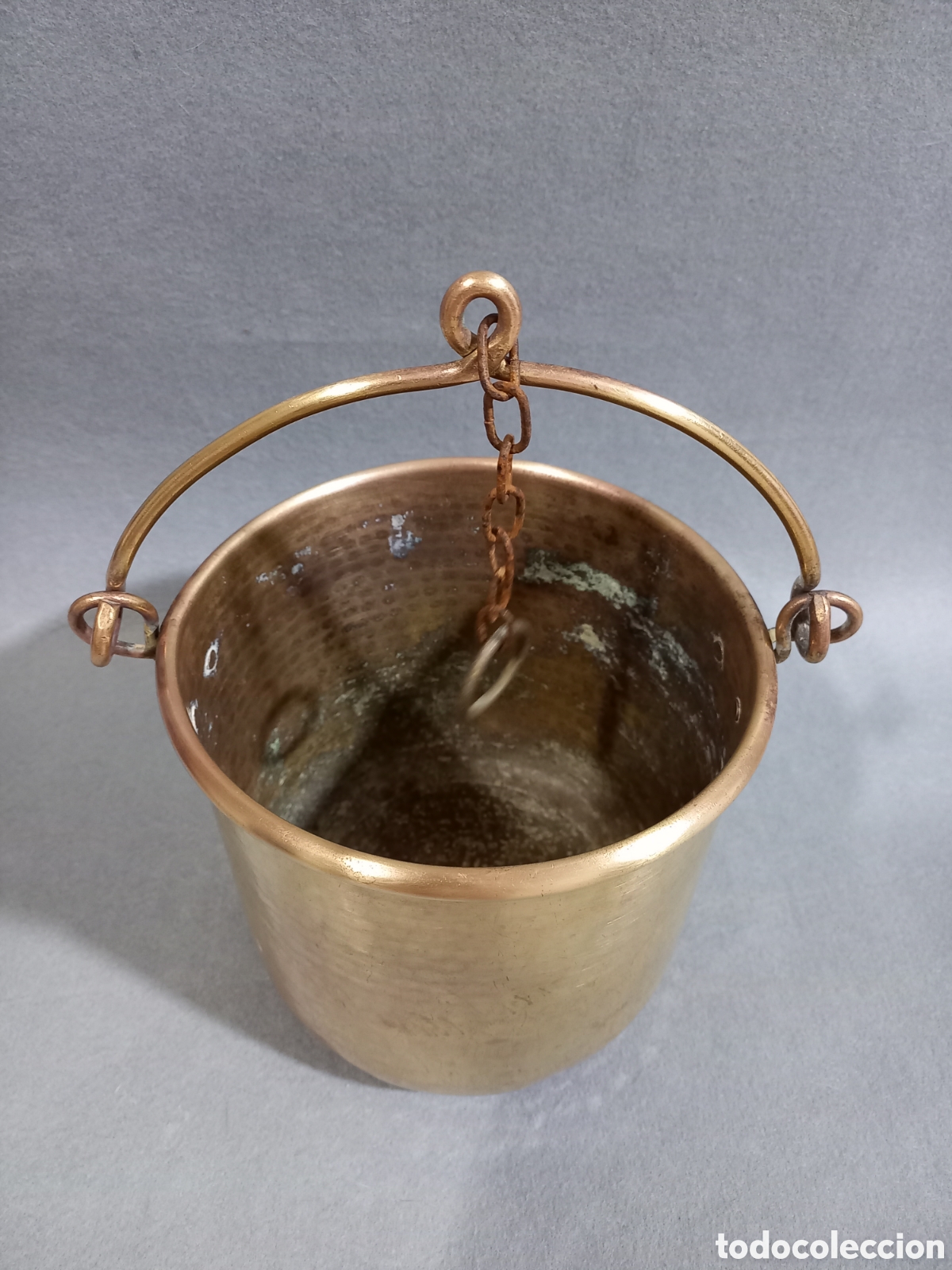 Antig&uuml;edades: Olla de bronce - Foto 2