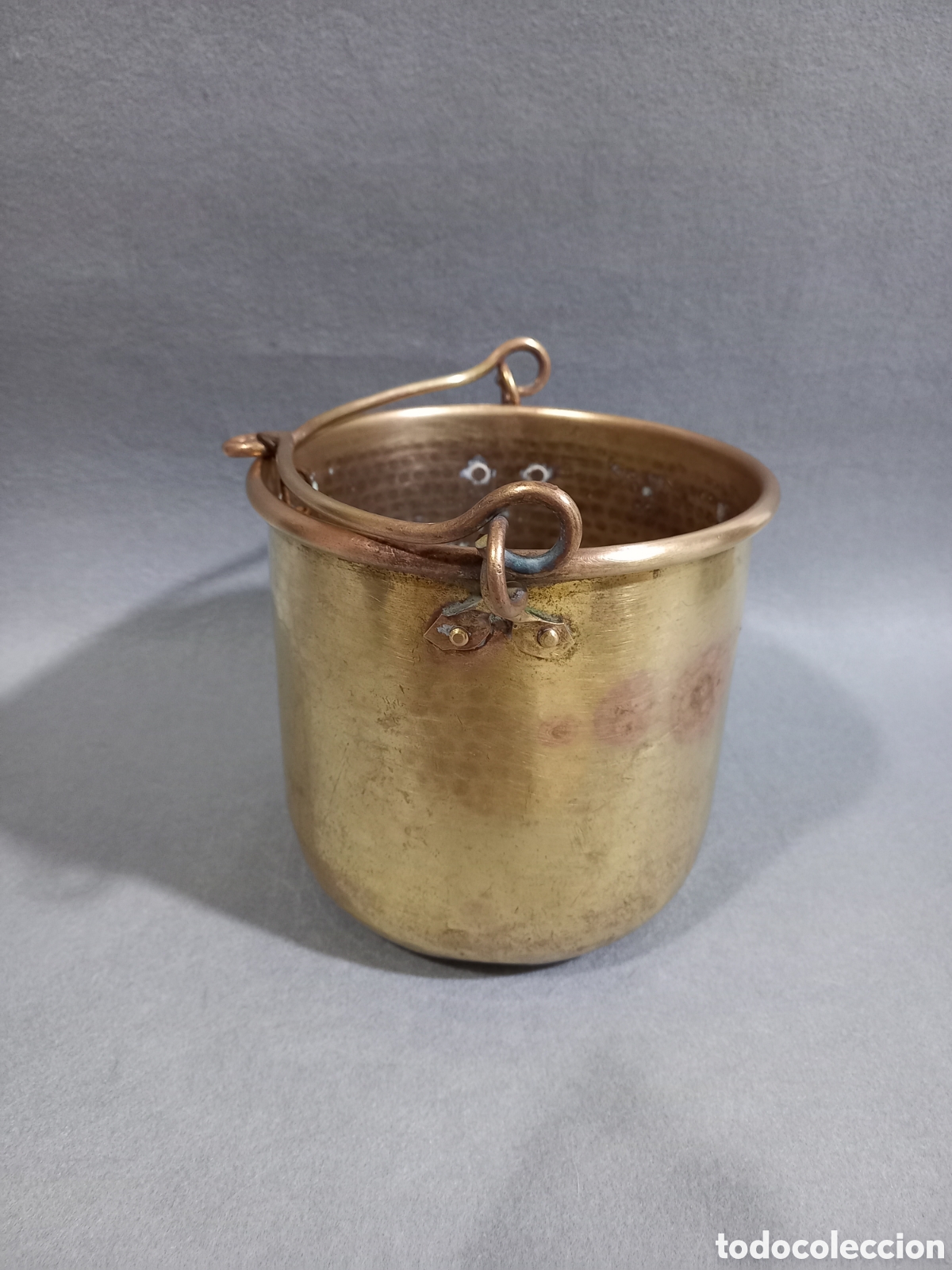 Antig&uuml;edades: Olla de bronce - Foto 6