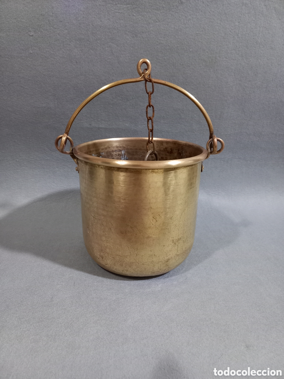 Antig&uuml;edades: Olla de bronce - Foto 1