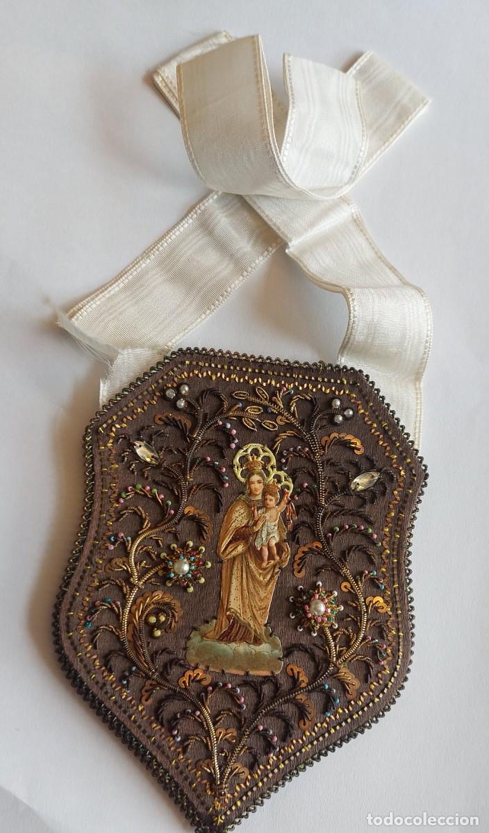 Antig&uuml;edades: Escapulario bordado Virgen del Carmen - Foto 1