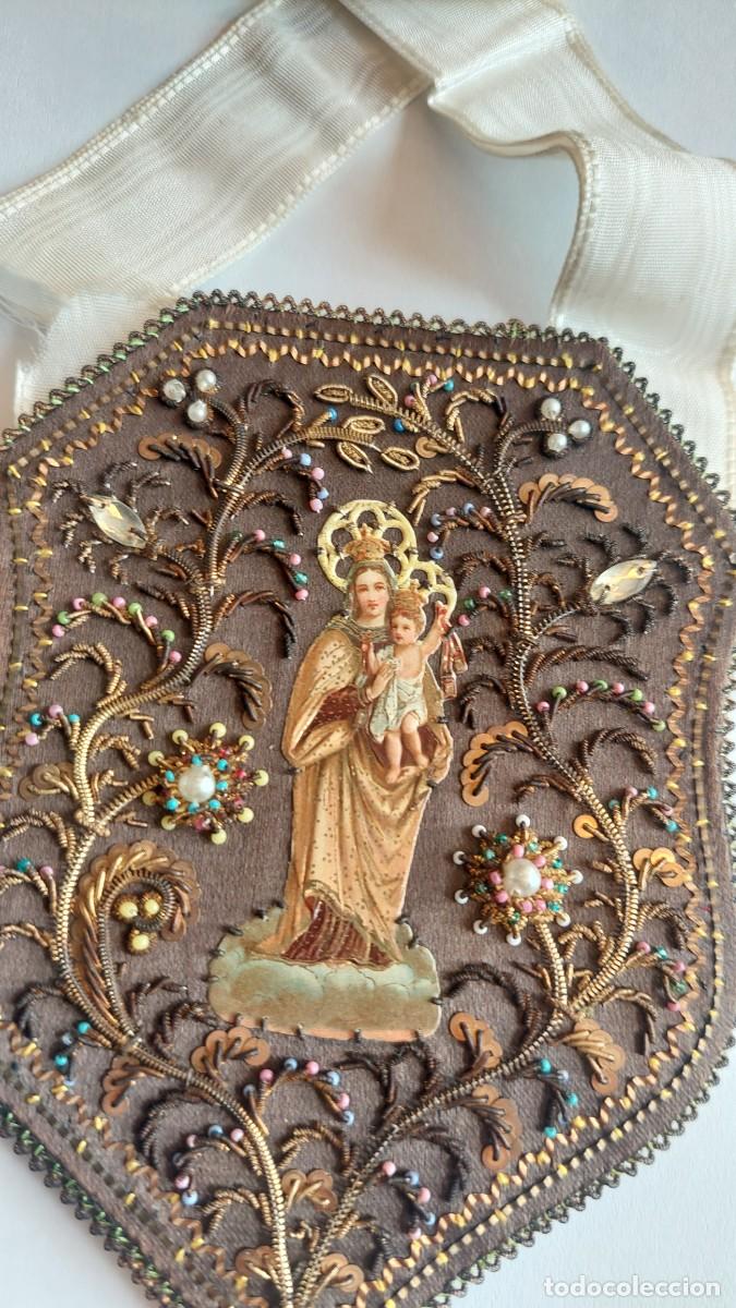 Antig&uuml;edades: Escapulario bordado Virgen del Carmen - Foto 2