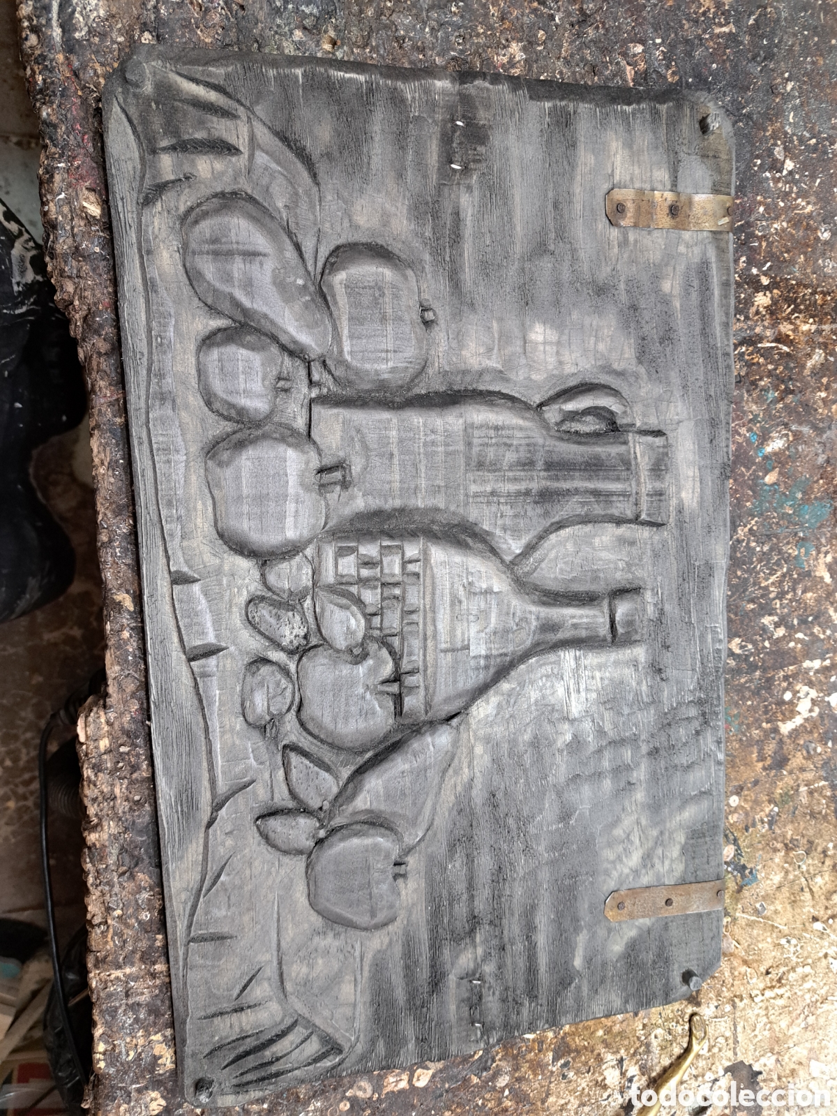 Antig&uuml;edades: Bodegon r&uacute;stico tallado en madera - Foto 11