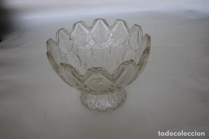 Antig&uuml;edades: centro frutero de cristal - Foto 3