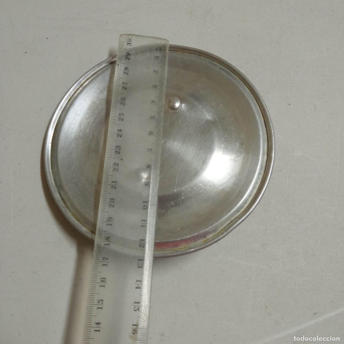 Antig&uuml;edades: Tapa de Aluminio antigua - Foto 2