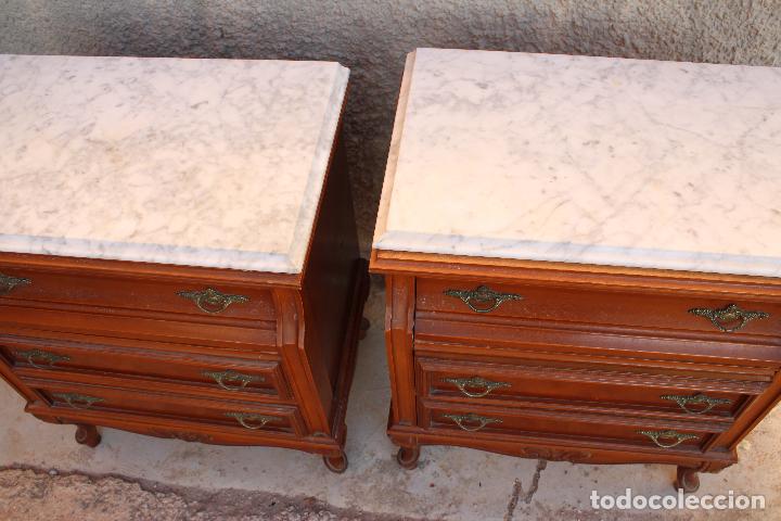 Antig&uuml;edades: pareja de mesillas de noche - Foto 2