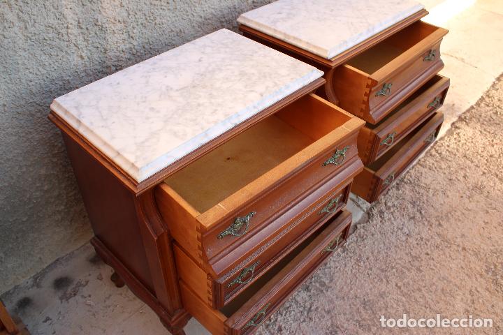 Antig&uuml;edades: pareja de mesillas de noche - Foto 8