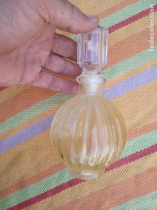 Antig&uuml;edades: Botella francesa de perfume. Vitrina 15 - Foto 4