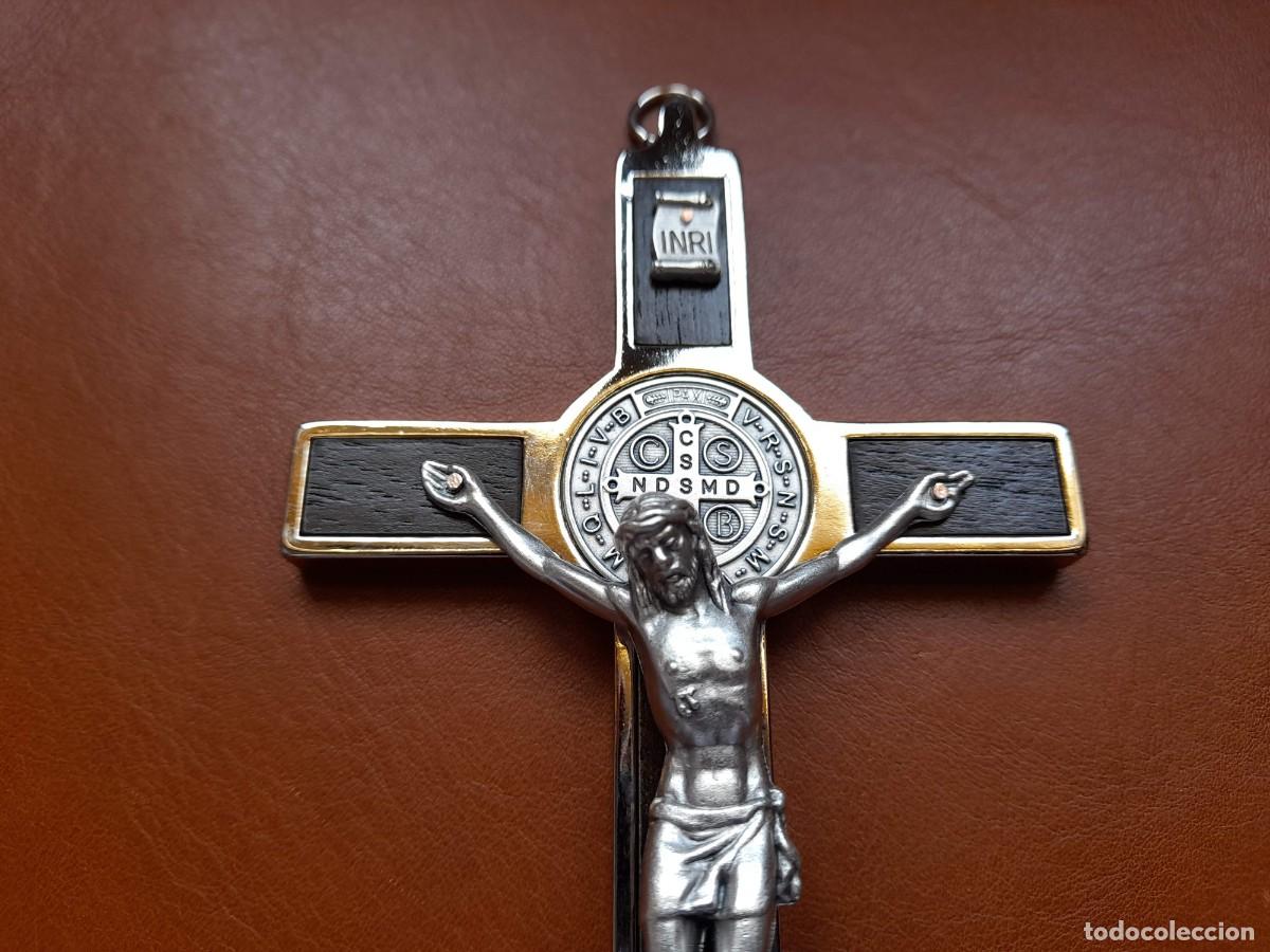 Antig&uuml;edades: Cruz de San Benito en metal y madera - Foto 4