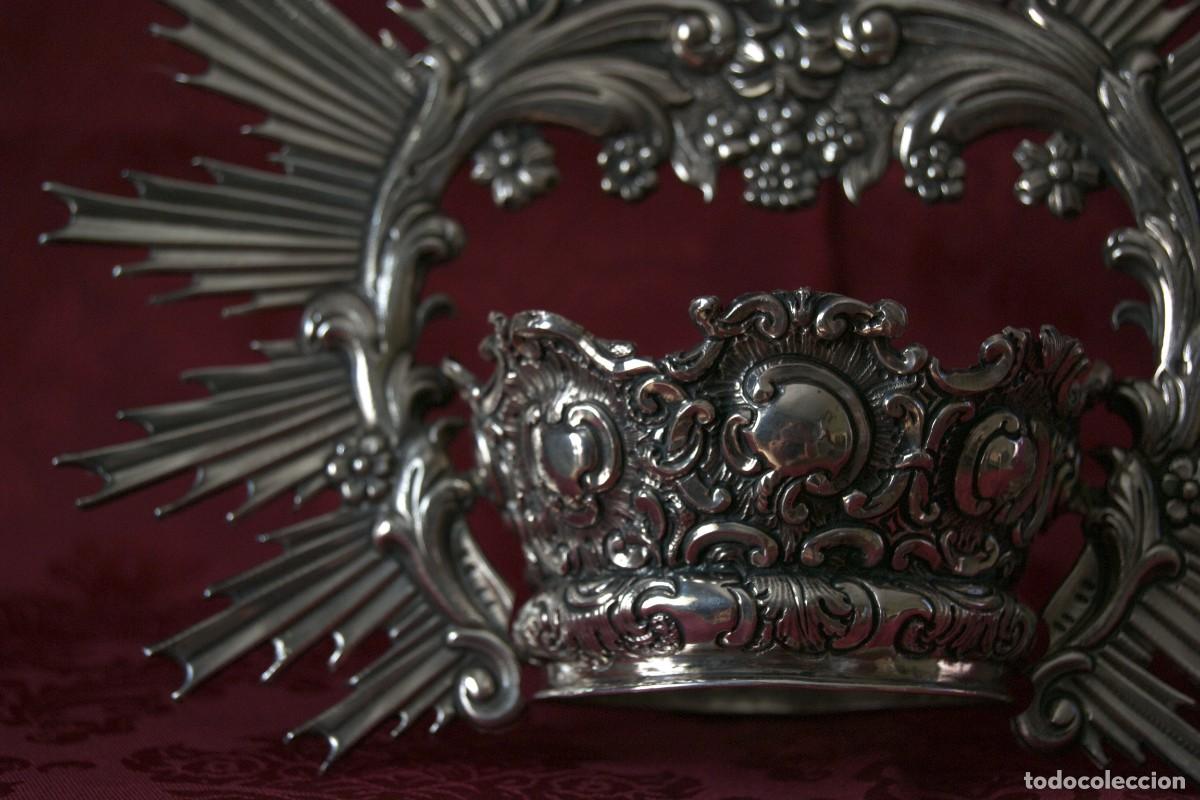 Antig&uuml;edades: Corona de plata con canasto de estilo rocalla. - Foto 1