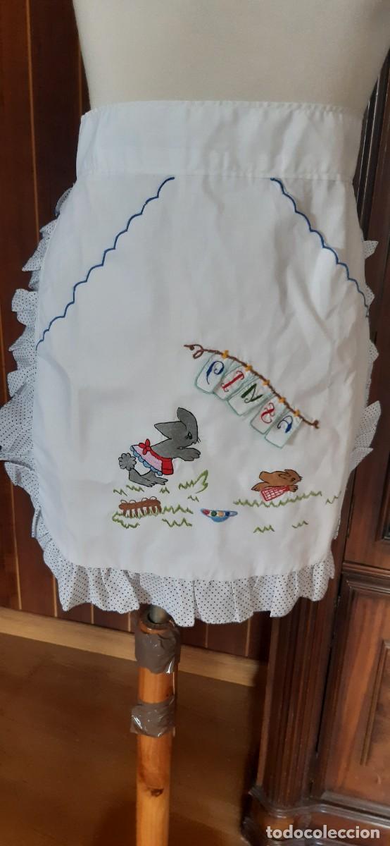 Antiguidades: ANTIGUA Y BONITA BOLSA BORDADA A M&Aacute;QUINA PARA LAS PINZAS. SIN ESTRENAR.