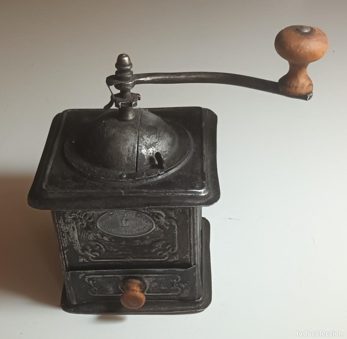 Antig&uuml;edades: ANTIGUO MOLINILLO DE CAF&Eacute; DE LAT&Oacute;N MARCA MUTZIG FRAMONT (BAS RHIN) - Foto 2