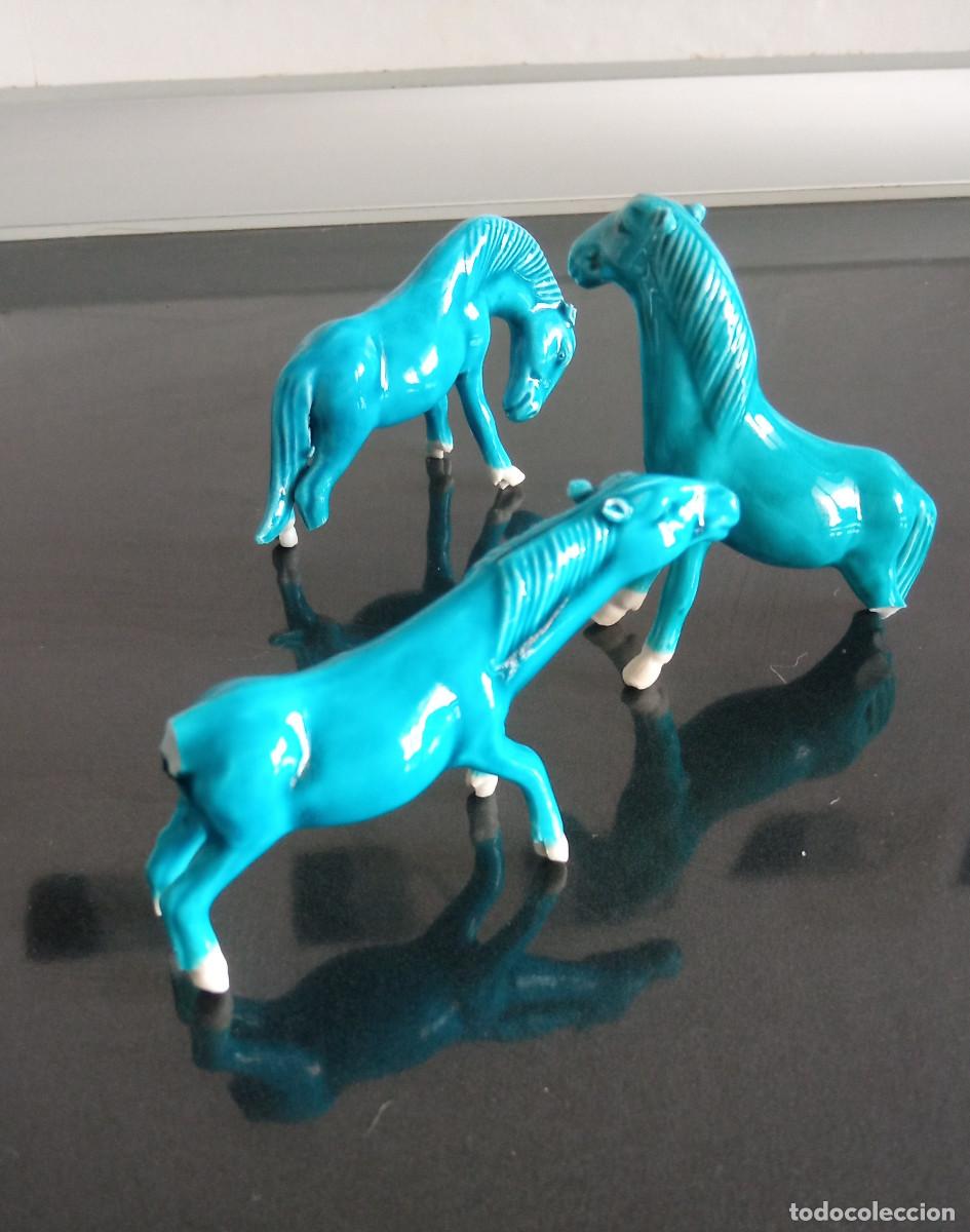 Antig&uuml;edades: Caballitos turquesa porcelana - Foto 3