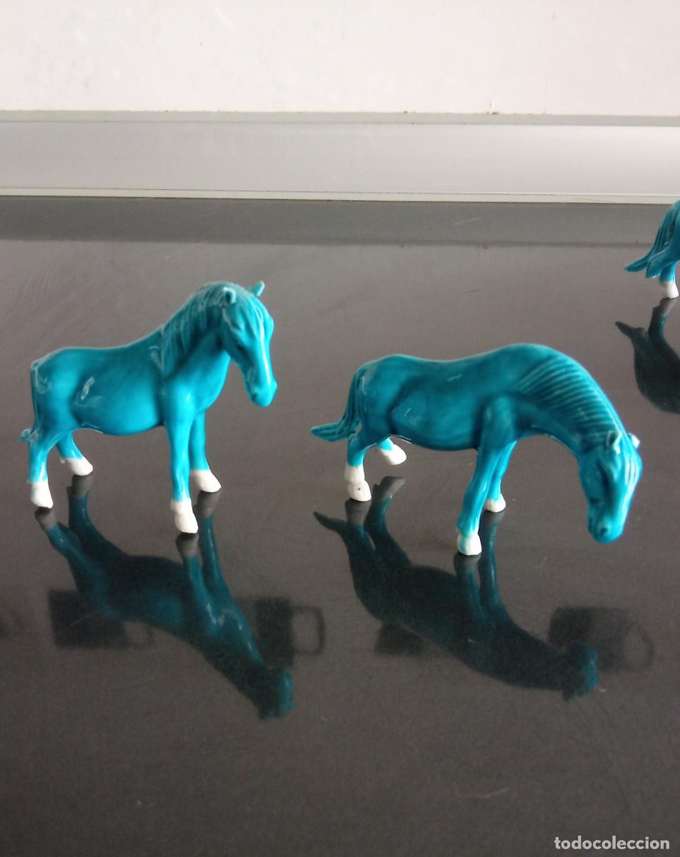 Antig&uuml;edades: Caballitos turquesa porcelana - Foto 4