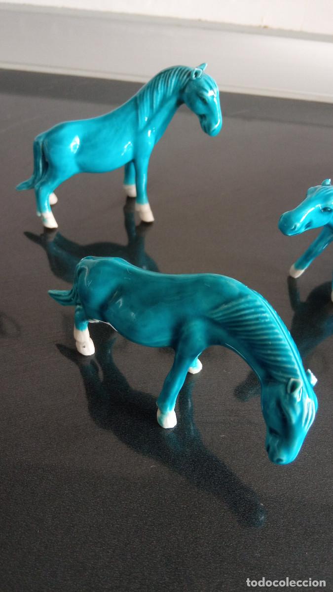 Antig&uuml;edades: Caballitos turquesa porcelana - Foto 6