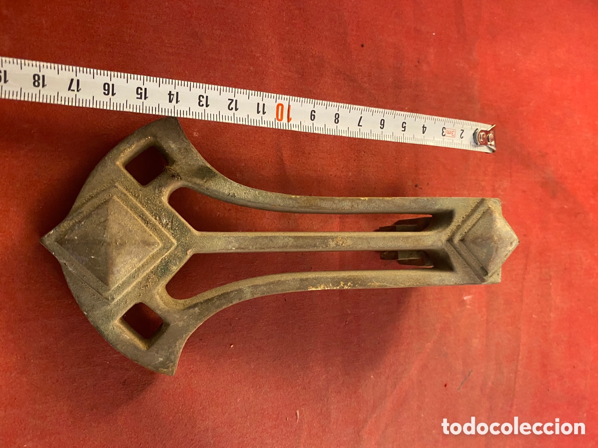 Antig&uuml;edades: Antiguo llamador de bronce - Foto 3