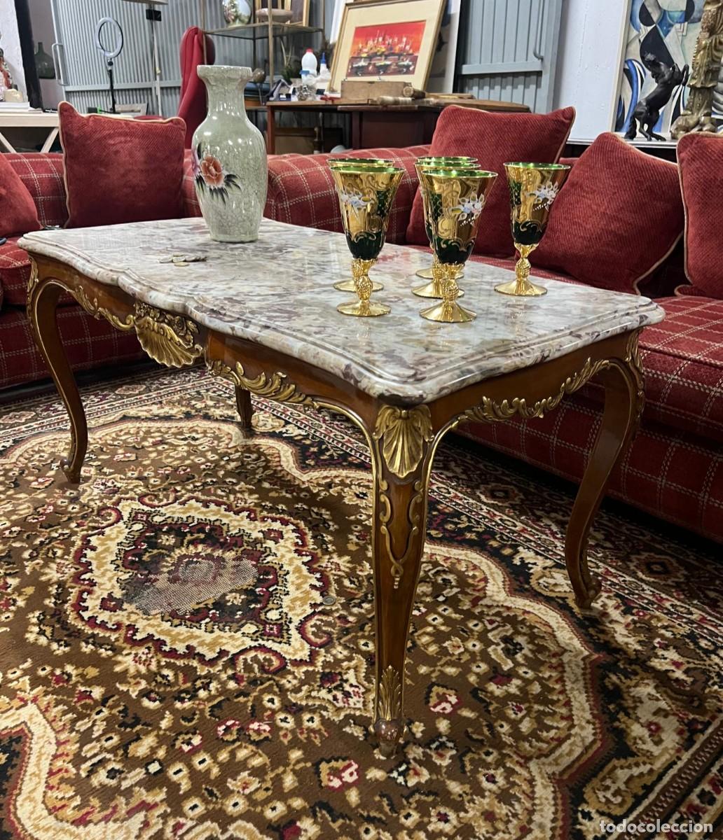 Antig&uuml;edades: Mesa de centro con adornos dorados. - Foto 5