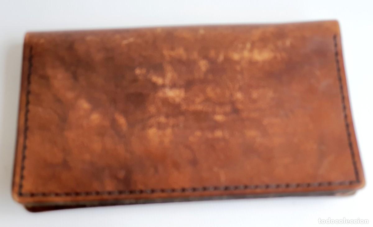 Antig&uuml;edades: CARTERA DE CUERO HECHA A MANO - Foto 2