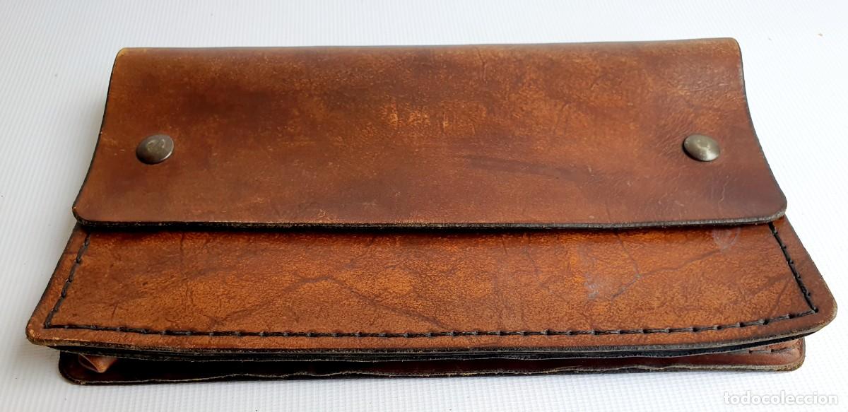 Antig&uuml;edades: CARTERA DE CUERO HECHA A MANO - Foto 3