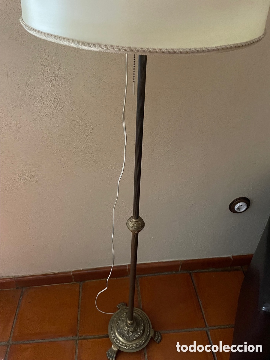 Antig&uuml;edades: PIE DE LAMPARA EN BRONCE - Foto 1