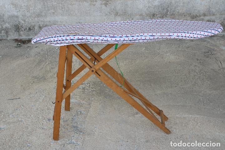 Antig&uuml;edades: tabla de planchar antigua de madera - Foto 2