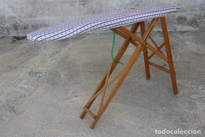 Antig&uuml;edades: tabla de planchar antigua de madera - Foto 3