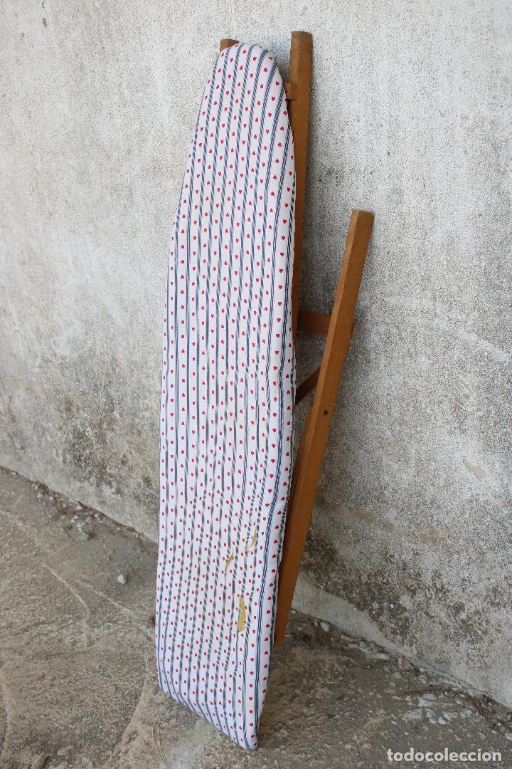 Antig&uuml;edades: tabla de planchar antigua de madera - Foto 5
