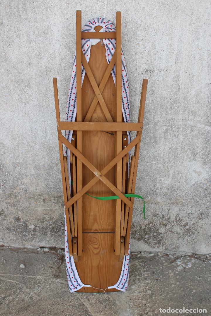 Antig&uuml;edades: tabla de planchar antigua de madera - Foto 6