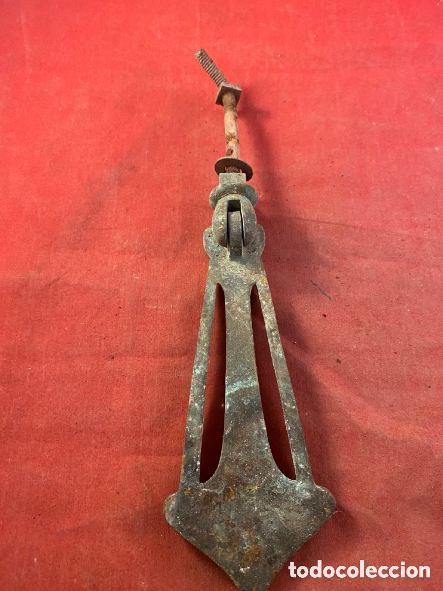 Antig&uuml;edades: Antiguo picaporte de bronce - Foto 2