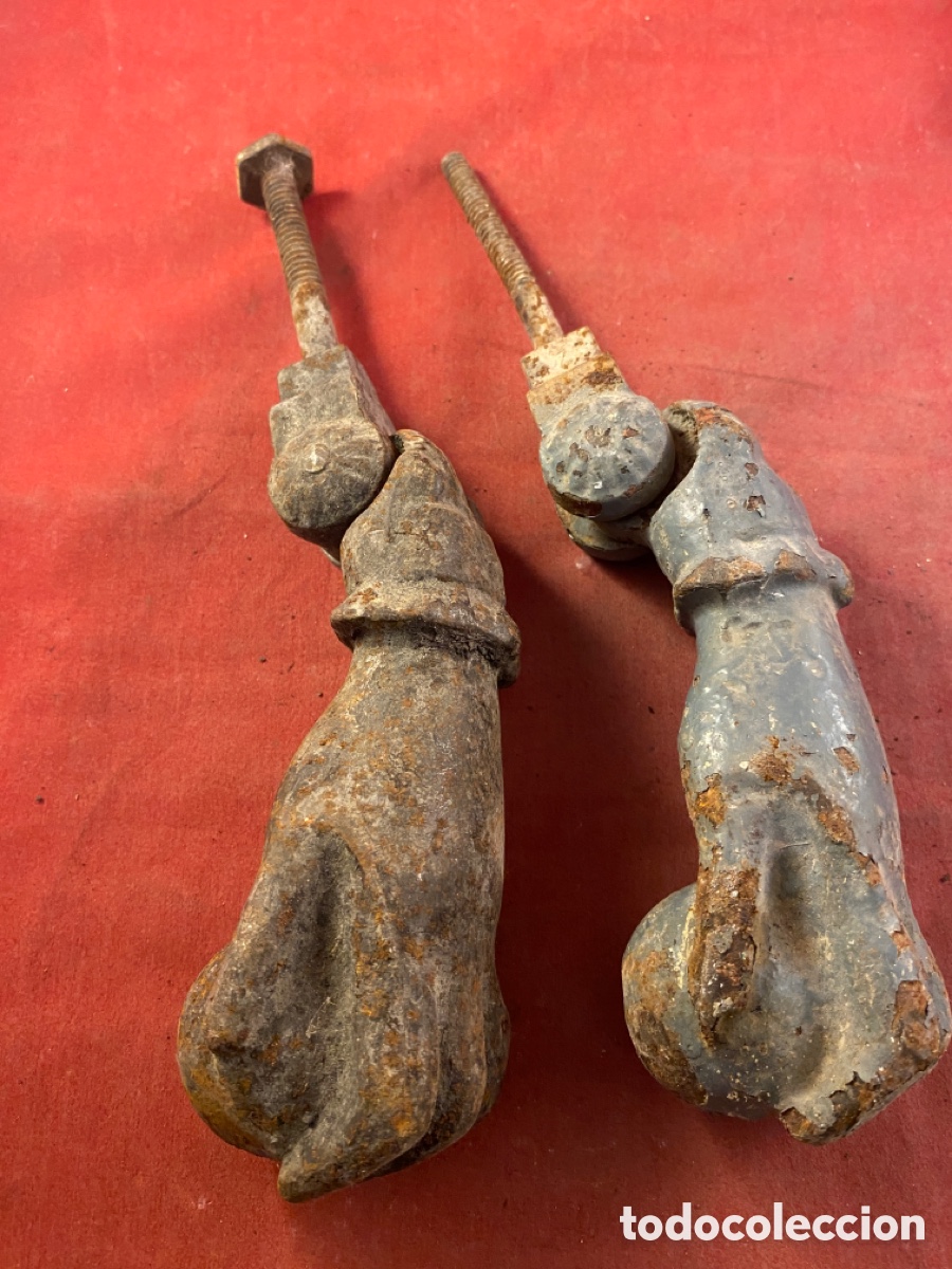 Antiguidades: Pareja de llamadores mano bronce