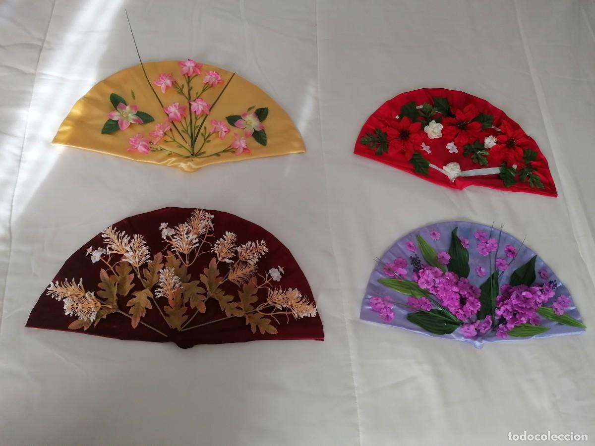 Antiques: 4 abanicos decorados a mano