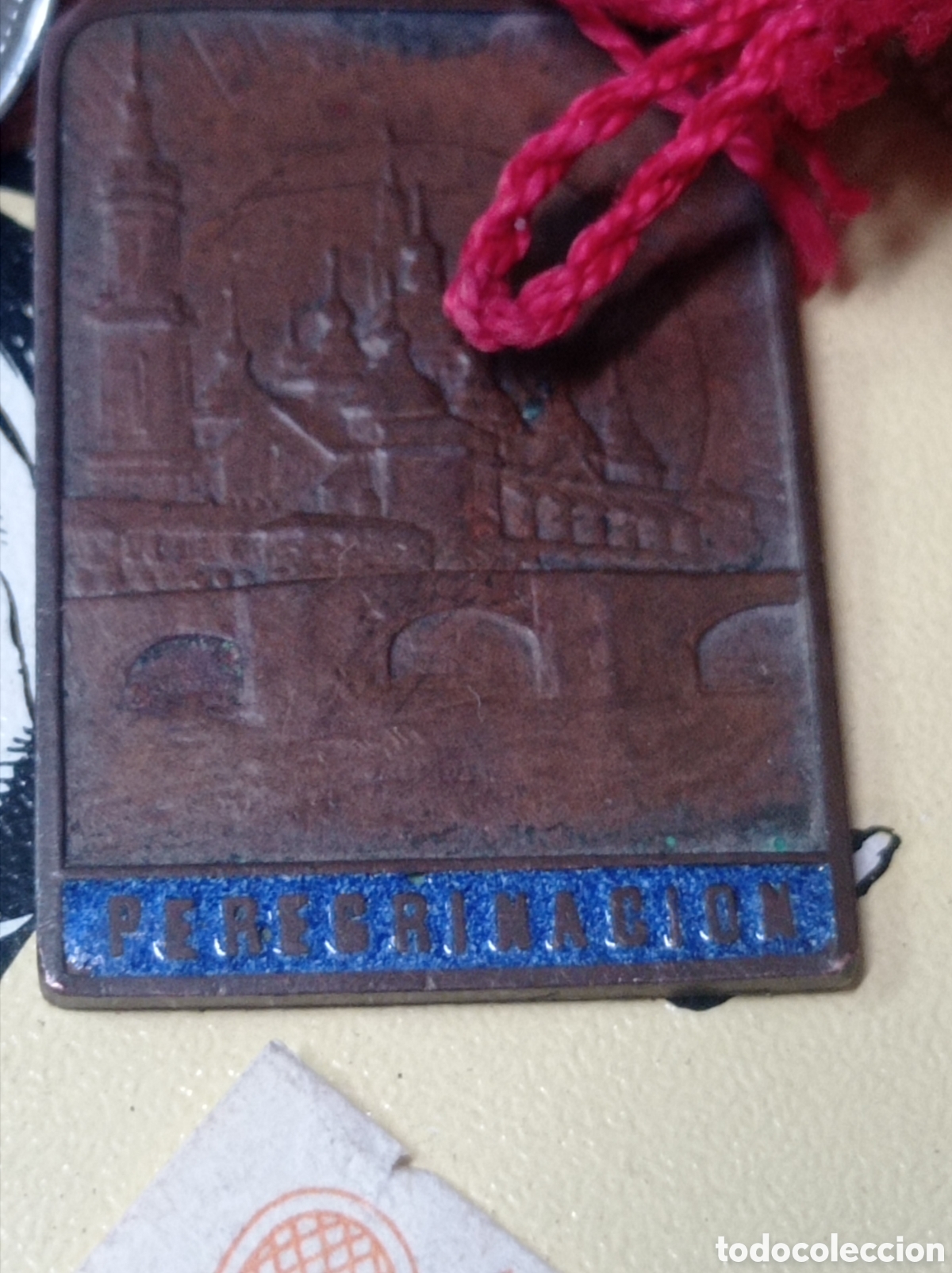 Antig&uuml;edades: 3 medallas y 2 detentes - Foto 3